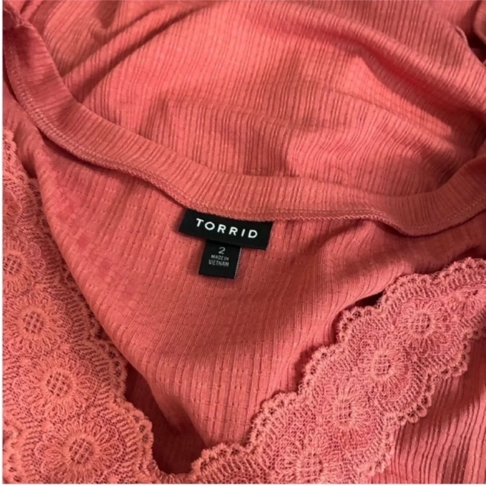 ❤️$10 Torrid top - Picture 5 of 5